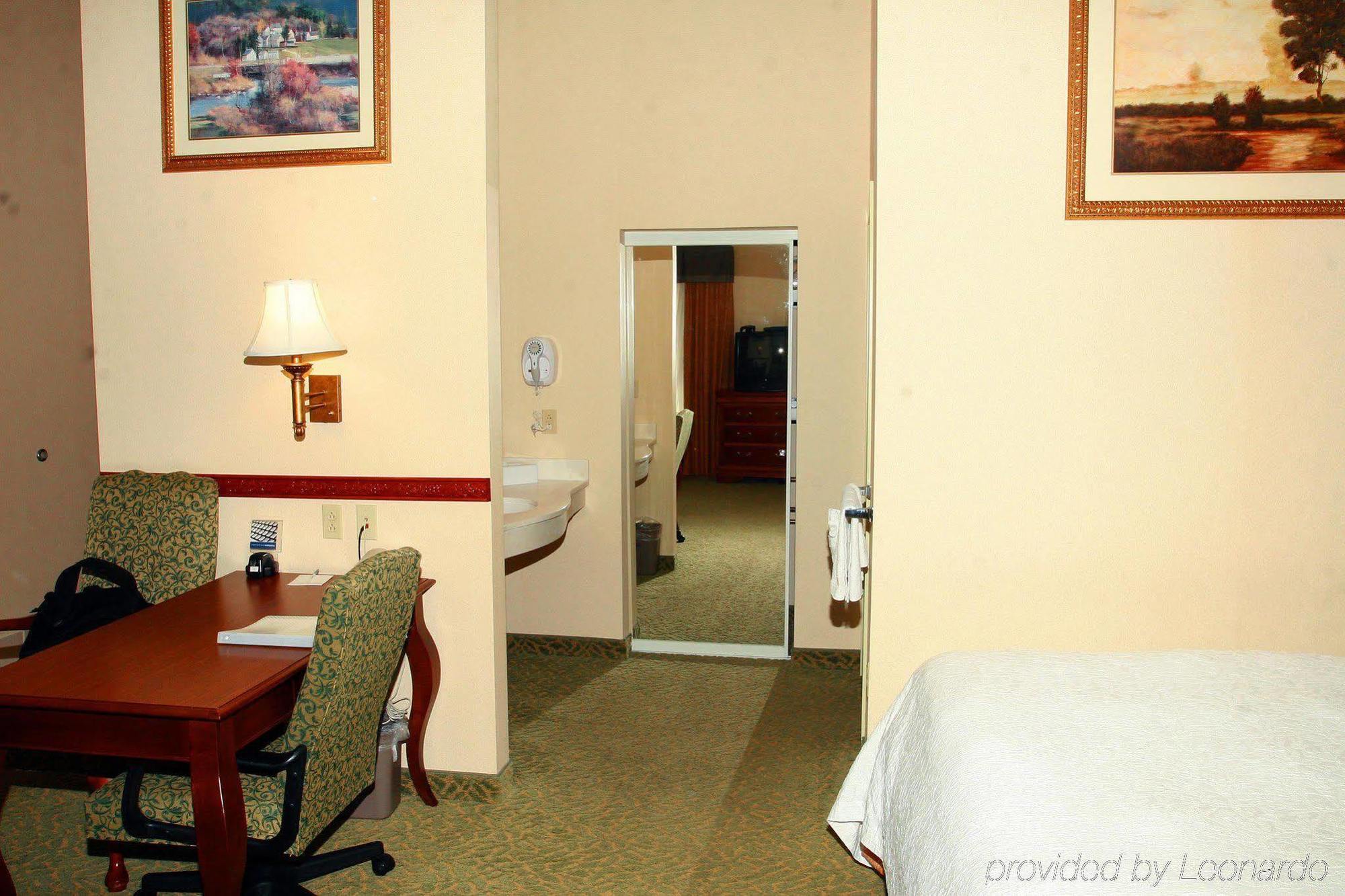 Hampton Inn & Suites Roswell Room photo